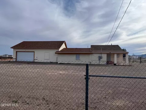 313 Paseo Real Dr, Chaparral, NM 88081