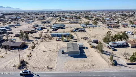 15 Warthen Rd, Anthony, NM 88021