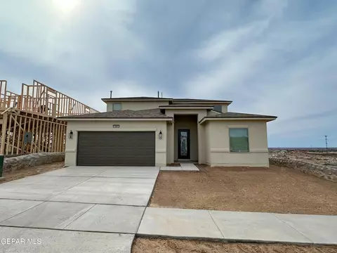 560 Logwood Ave, Canutillo, TX 79835