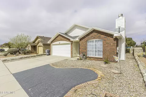 3011 Oak Crest Cir, El Paso, TX 79936
