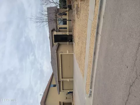 7262 Camino Del Sol Dr, El Paso, TX 79911