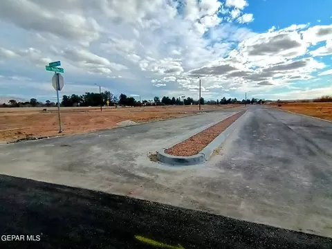 5620 Rio Bonito Cir, El Paso, TX 79932