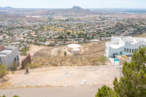 63 Sierra Crest Dr, El Paso, TX 79902