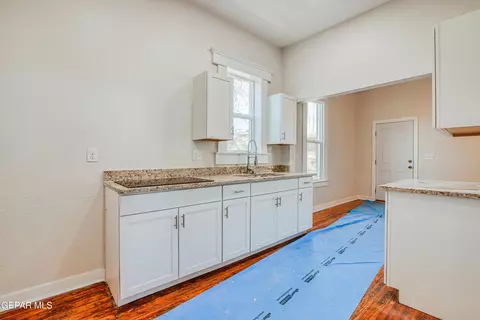Kitchen - 308 E River Ave, El Paso, TX 79902 photo 2 of 4