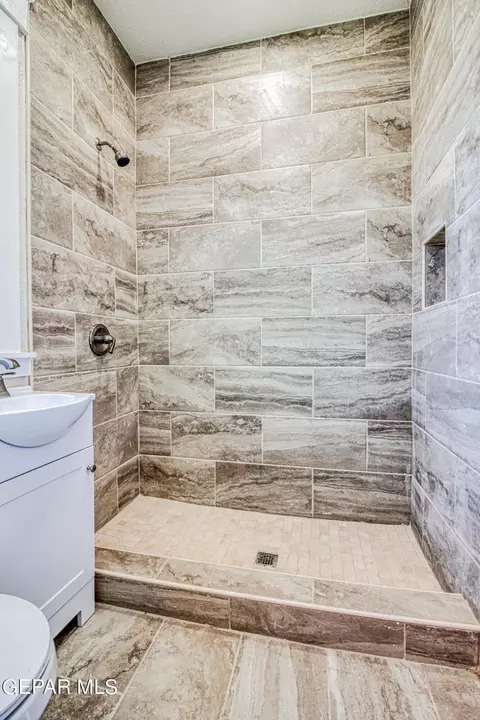 Bath - 308 E River Ave, El Paso, TX 79902 photo 2 of 3