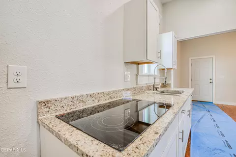 Kitchen - 308 E River Ave, El Paso, TX 79902 photo 3 of 4