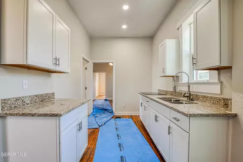 Kitchen - 308 E River Ave, El Paso, TX 79902 photo 1 of 4