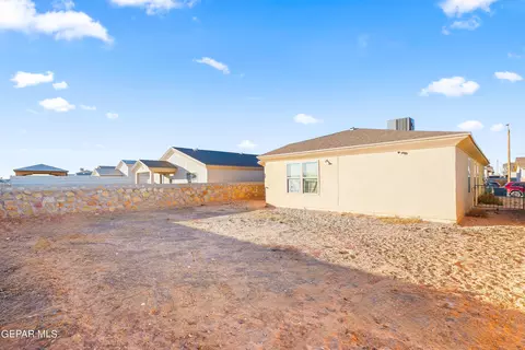 Exterior - 15152 Method Ave, El Paso, TX 79938 photo 6 of 7