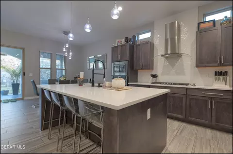 Kitchen - 7357 Skyrocket Dr, El Paso, TX 79911 photo 7 of 8
