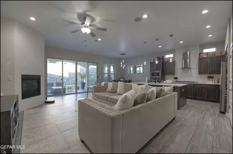 Living - 7357 Skyrocket Dr, El Paso, TX 79911 photo 1 of 5