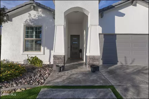 Exterior - 7357 Skyrocket Dr, El Paso, TX 79911 photo 4 of 9