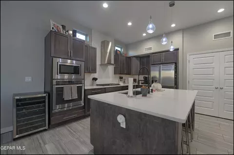 Kitchen - 7357 Skyrocket Dr, El Paso, TX 79911 photo 1 of 8
