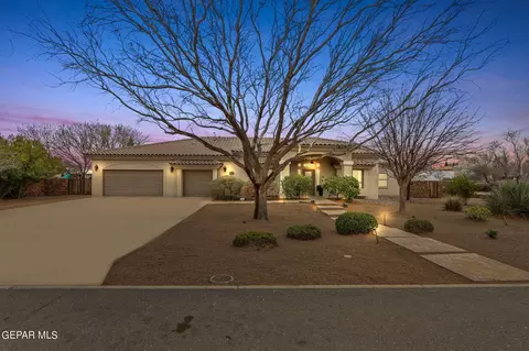 5520 Woodfield Dr, El Paso, TX 79932