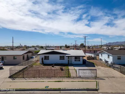 5104 Peacock Ln, El Paso, TX 79924