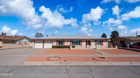 9221 W W H Burges Dr, El Paso, TX 79925