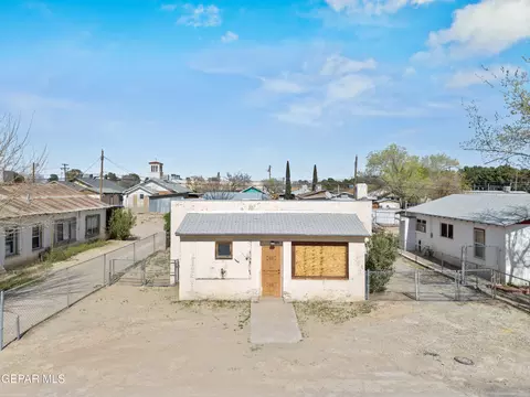 209 Bryan St, Fabens, TX 79838