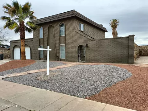 6820 Pino Real Dr, El Paso, TX 79912