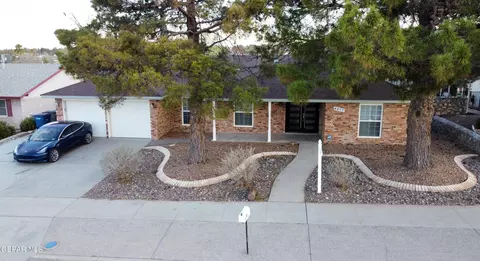 6837 La Cadena Dr, El Paso, TX 79912