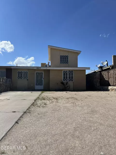 807 Destello Rd, El Paso, TX 79907