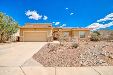 5700 Wales Dr, Santa Teresa, NM 88008