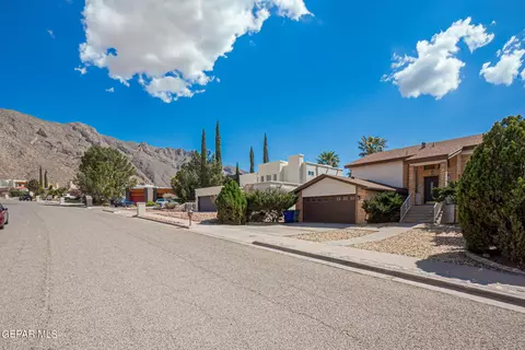 540 Moondale Dr, El Paso, TX 79912