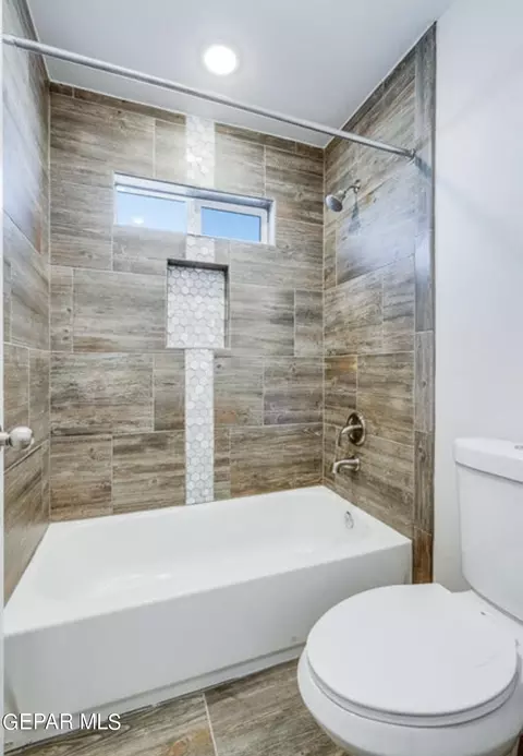 Bath - 15064 Composition, El Paso, TX 79938 photo 4 of 5