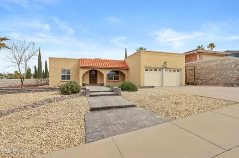10911 Sombra Verde Dr, El Paso, TX 79935