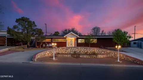 3800 Waymore Dr, El Paso, TX 79902