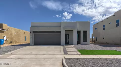 352 Hector Porras Dr, El Paso, TX 79928