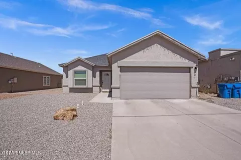 821 Coyote Melon Dr, Socorro, TX 79927