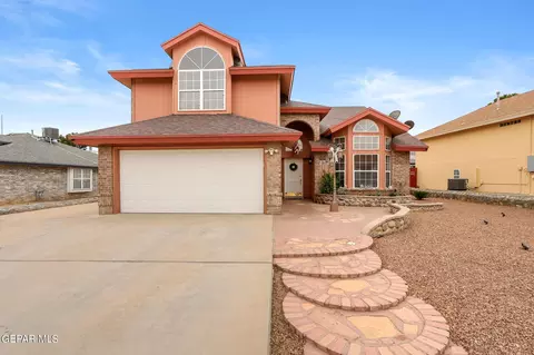 10736 White Sands Dr, El Paso, TX 79924