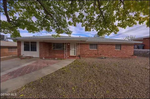 8704 Jade Ln, El Paso, TX 79904