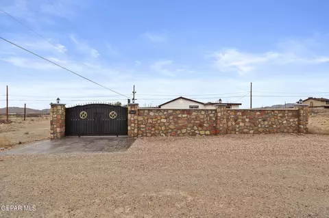 17029 Bressler Dr, El Paso, TX 79938