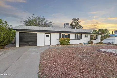 9572 Vicksburg Dr, El Paso, TX 79924