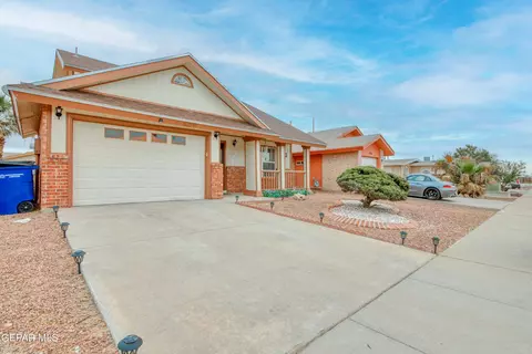 6229 London Bridge Dr, El Paso, TX 79934