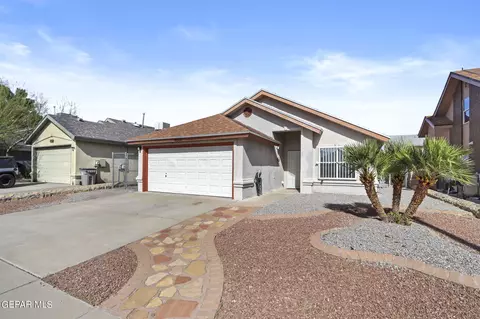 11040 Essex Falls Ln, El Paso, TX 79934
