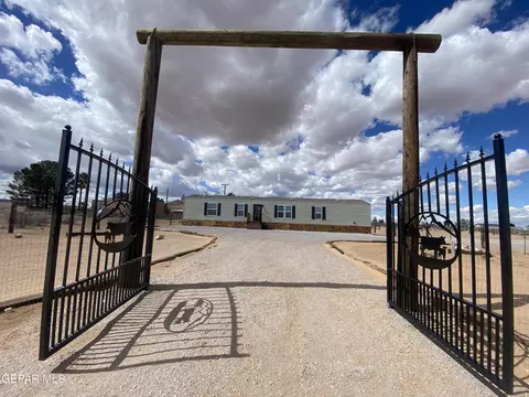 2400 Green River Lp, Chaparral, NM 88081