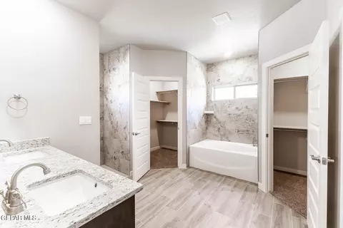 Bath - 3612 Pattern Pl, El Paso, TX 79938 photo 3 of 10