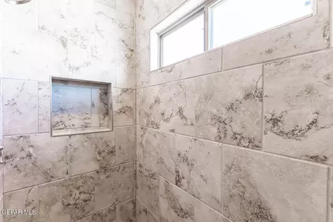 Bath - 3612 Pattern Pl, El Paso, TX 79938 photo 8 of 10