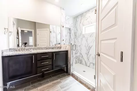 Bath - 3608 Pattern Pl, El Paso, TX 79938 photo 1 of 9