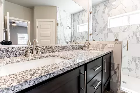 Bath - 3608 Pattern Pl, El Paso, TX 79938 photo 2 of 9