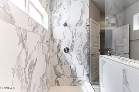 Bath - 3608 Pattern Pl, El Paso, TX 79938 photo 6 of 9