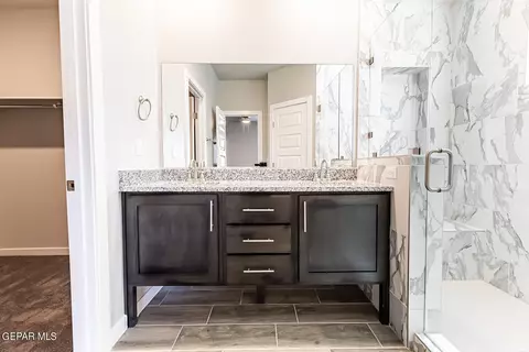 Bath - 3608 Pattern Pl, El Paso, TX 79938 photo 3 of 9