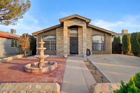 11992 Kings Guard Dr, El Paso, TX 79936
