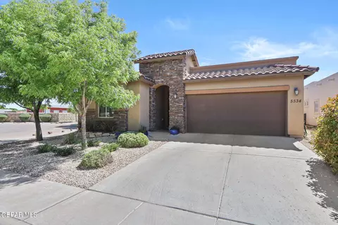 5534 Grove Dr, Sunland Park, NM 88063
