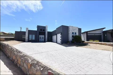 2167 Enchanted Wind Dr, El Paso, TX 79911
