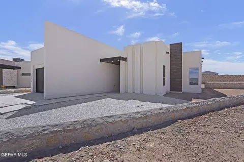 2354 Enchanted Peaks, El Paso, TX 79911