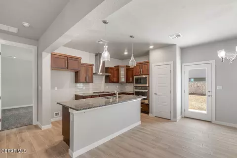 Kitchen - 3620 Pattern Pl, El Paso, TX 79938 photo 2 of 4