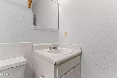 Bath - 10433 Lambda Dr, El Paso, TX 79924 photo 2 of 6