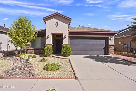 856 Blue Park Ave, Sunland Park, NM 88063